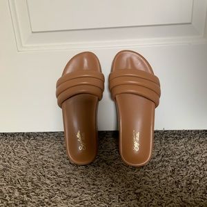 Seychelles Low Key Slide